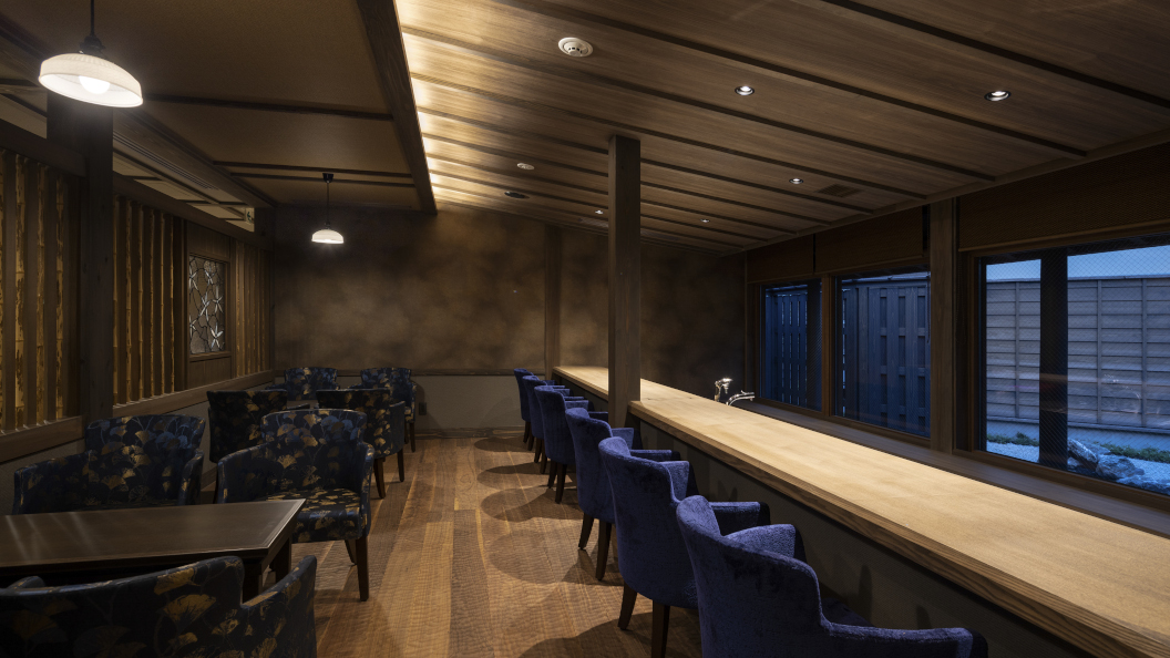 25_１階 バー_3702